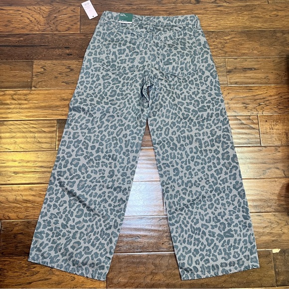 NWT Wild Fable Leopard Print Low Rise Baggy Jeans Size 8 31" Inseam - Picture 5 of 10